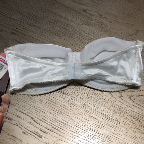 NWT Strapless Bra - Picture 4 of 4